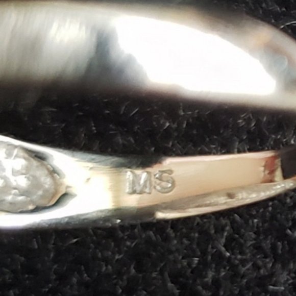 **SOLD**14k White Gold Ring Polished&Brushed w/3 Diamonds - Picture 5 of 8